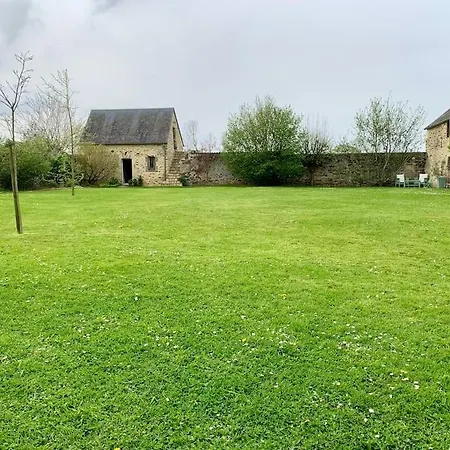 Holiday home Maison A Louer Noron-la-Poterie